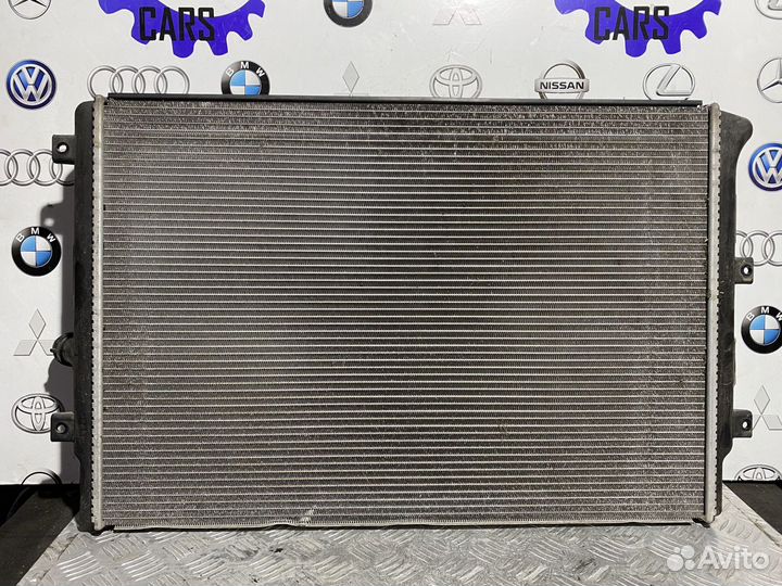 Радиатор охлаждения Audi A3 TT Golf 5 Passat B7