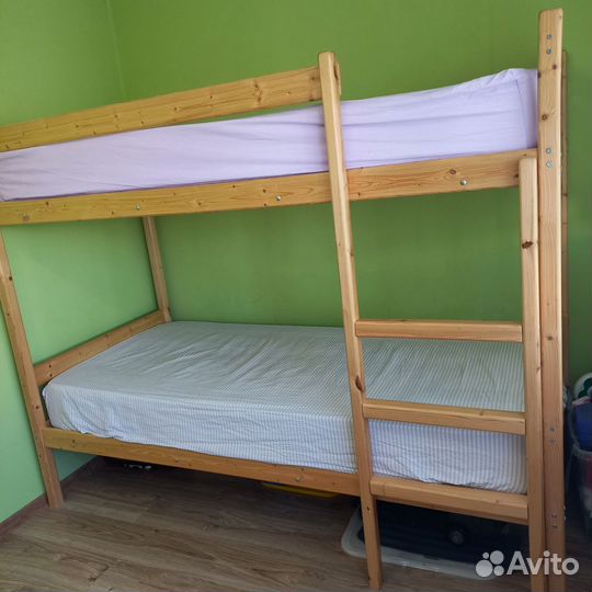 Двухъярусная кровать