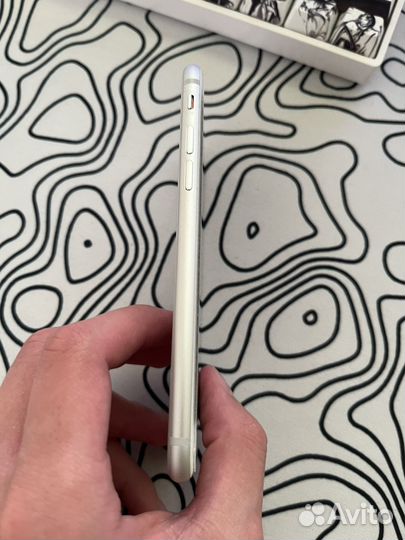 iPhone 8, 64 ГБ