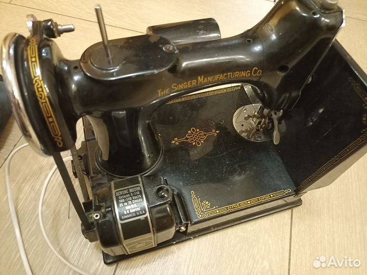 Швейная машинка Singer