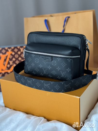 Сумка Louis Vuitton Outdoor через плечо