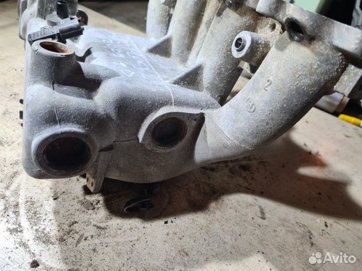 Коллектор впускной Kia Sportage 2 G4GC 2009