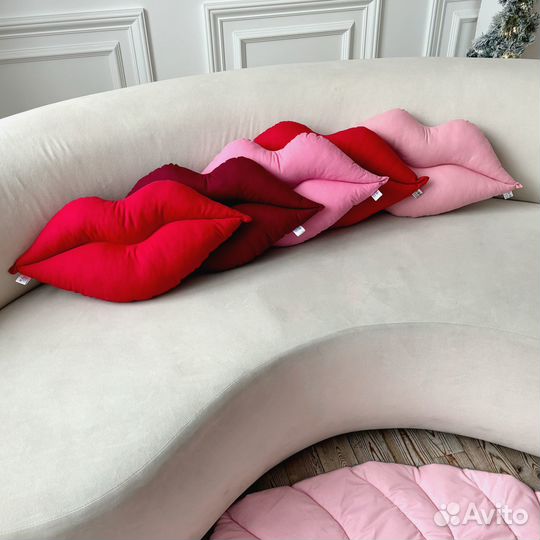 Подушка Губы