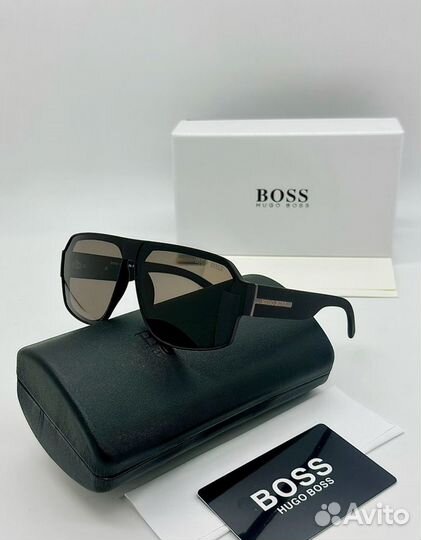 Солнцезащитные очки Hugo boss