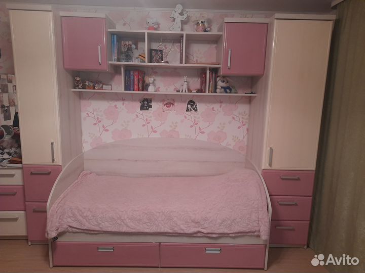 Спальный гарнитур