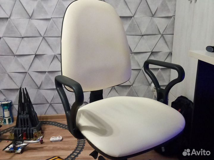 Компьютерное кресло