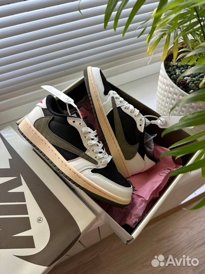 Nike air Jordan 1 low Travis Scott olive