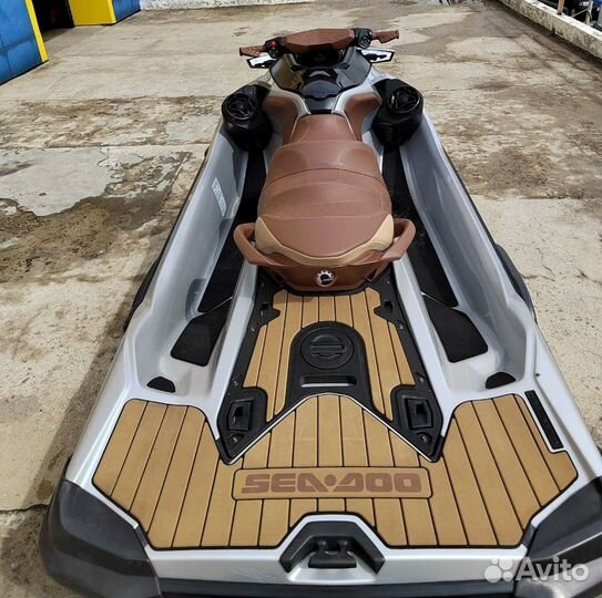 Гидроцикл SEA-DOO GTX Limited 300 2019г. с прицепо