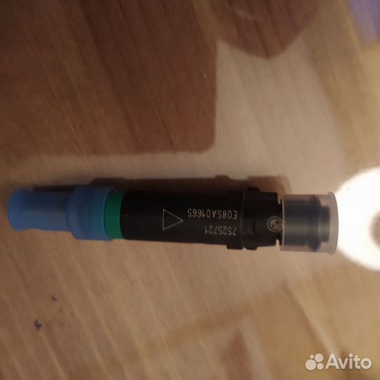 Топливная форсунка BMW 13647525721