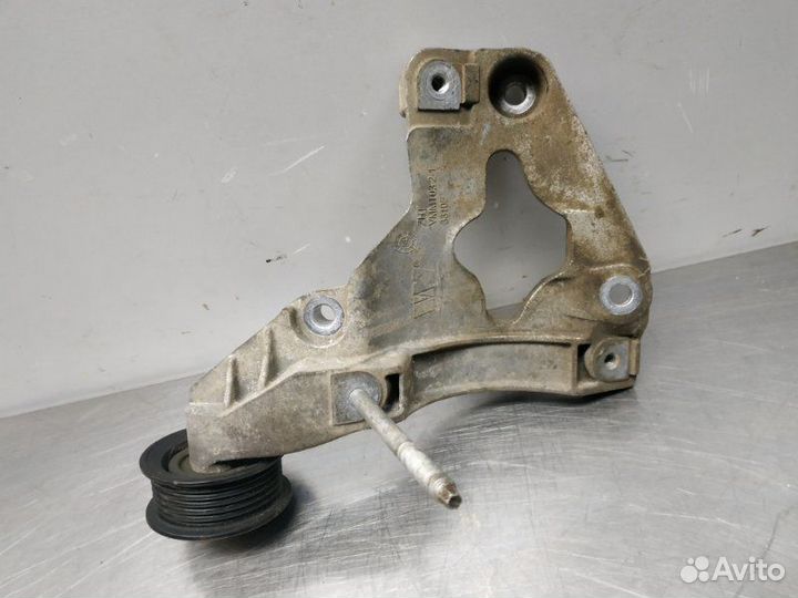 Кронштейн компрессора кондиционера Jeep Grand