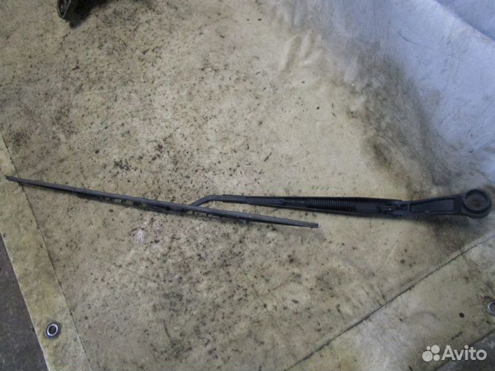 Поводок стеклоочистителя передний левый Ssang Yong