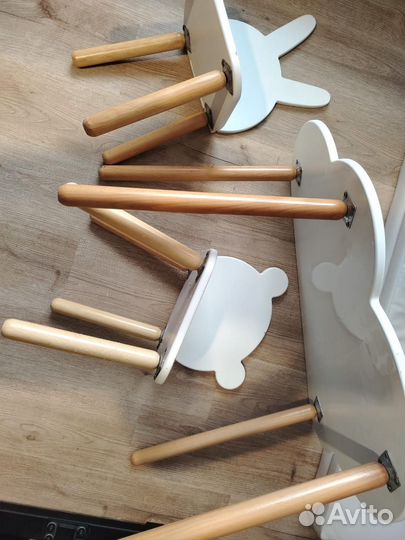 Детский стол со стульями