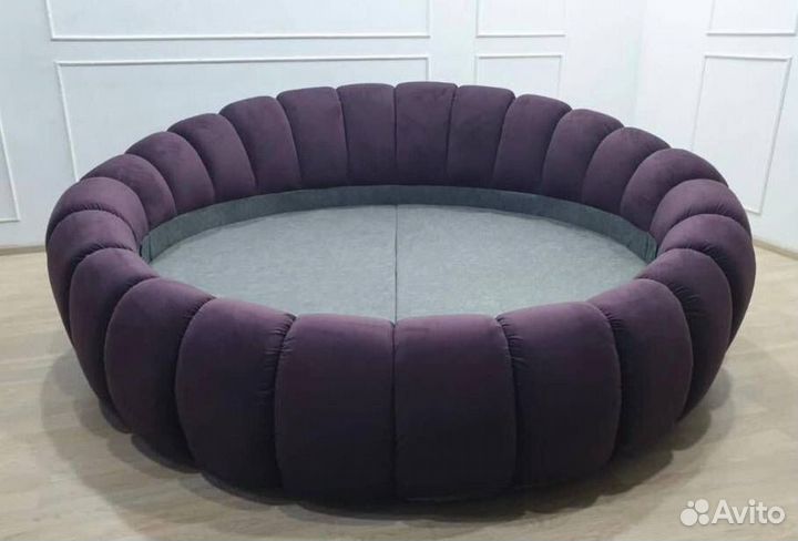 Кровать с матрасом круглая