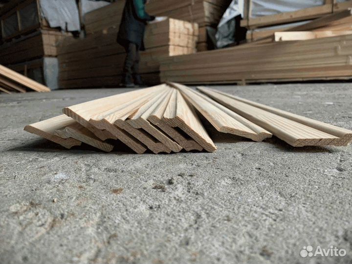 Плинтус евро сосна