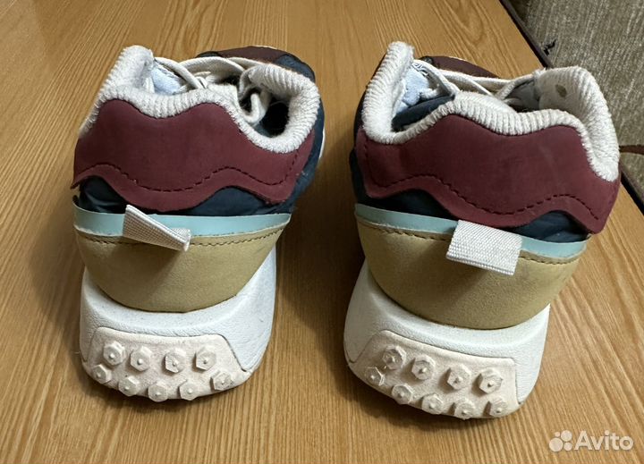 Кроссовки для девочки