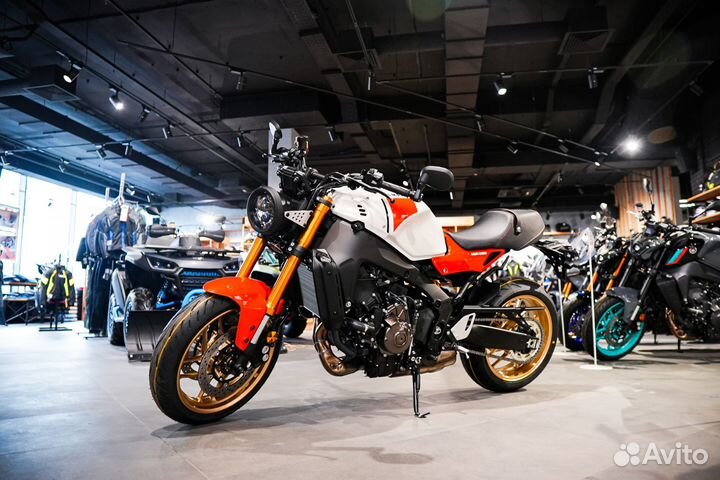 Мотоцикл Yamaha XSR900 (2024, Legend Red)