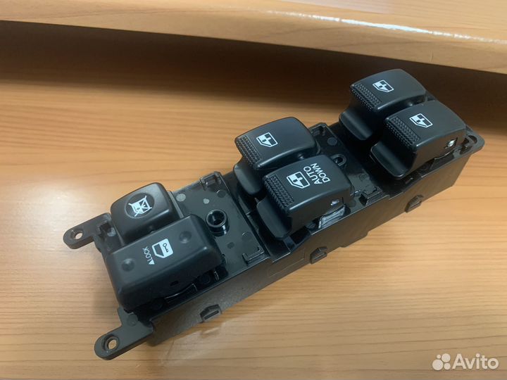 Блок управления стеклоподъемниками Kia Rio 2