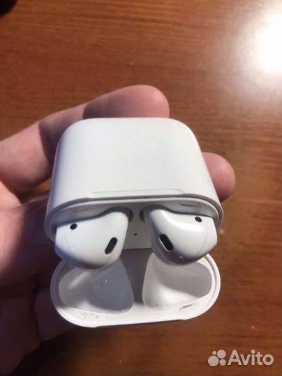 Беспроводные наушники apple airpods