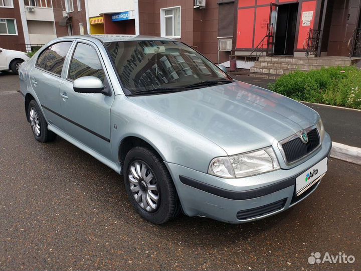 Skoda Octavia 1.6 МТ, 2009, 100 000 км