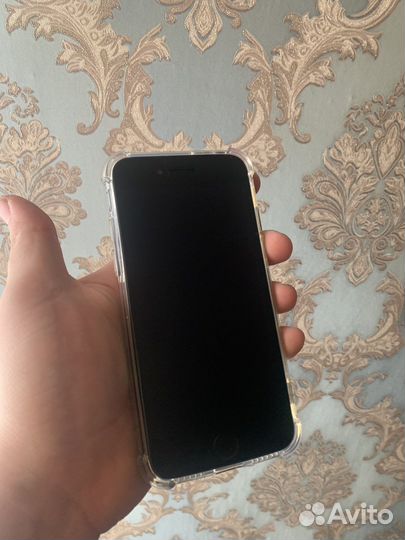 iPhone 8, 64 ГБ