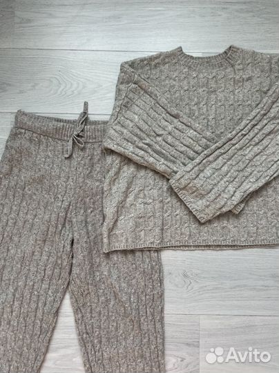 Костюм женский трикотажный H&M свитер и джоггеры