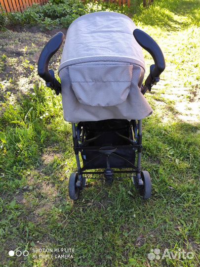 Детская прогулочная коляска