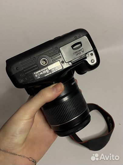 Canon eos 1100d