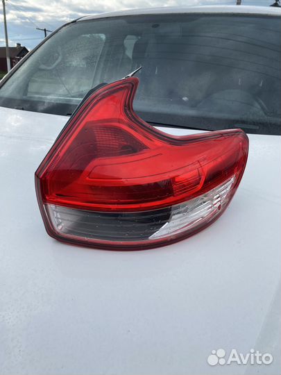 Фонарь задний правый x-ray