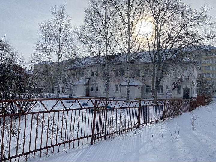 Здание, 700 м²