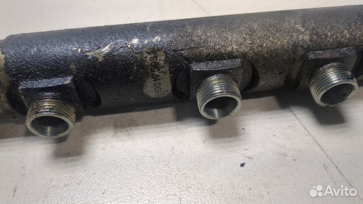 Рампа топливная Mercedes Vito W639