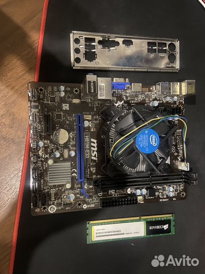 Материнская плата с процессором и памятью