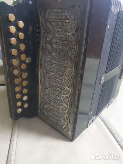 Гармонь старинная