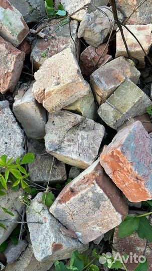Бут, лом кирпича