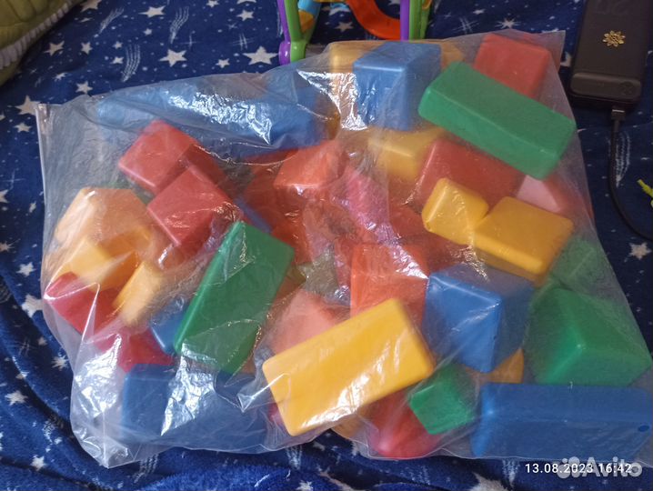 Кубики, игрушки для малышей