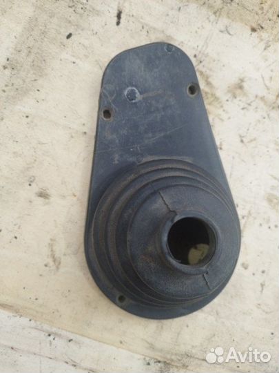 Кожух кулисы кпп Лада 2103 седан 1980