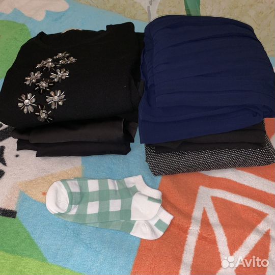 Пакет женских вещей (платья) 42-44 б/у 8 штук