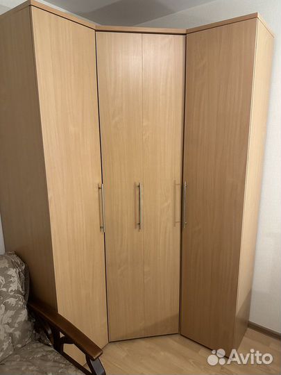 Угловой шкаф