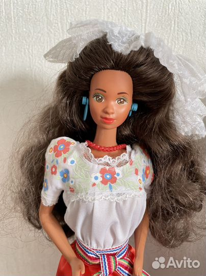 Кулы Барби в национальных костюмах южанки