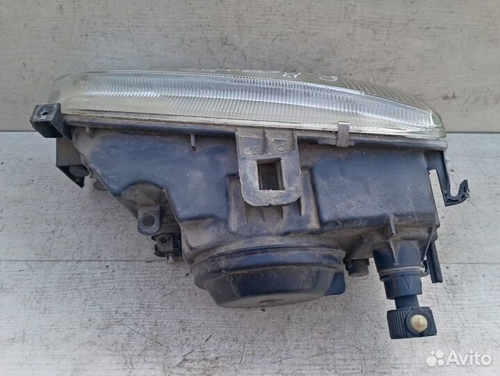 Фара передняя для Renault Megane 2 8200412742E