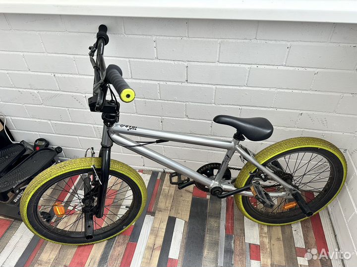 Велосипед B twin BMX 520 Wipe
