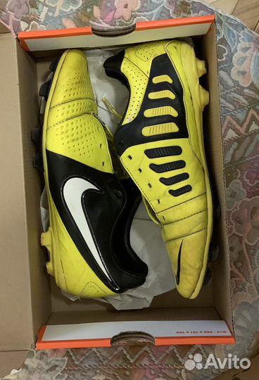 Футбольные бутсы Nike CTR 360