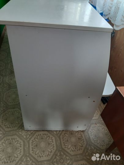 Стол, прилавок кассира