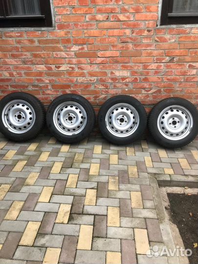 Kumho 722 R15