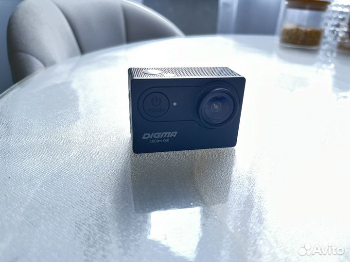 Экшн камера digma diCam 240