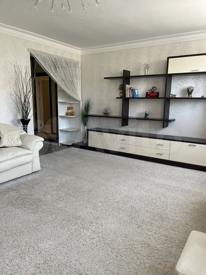 2-к. квартира, 76 м², 1/4 эт.