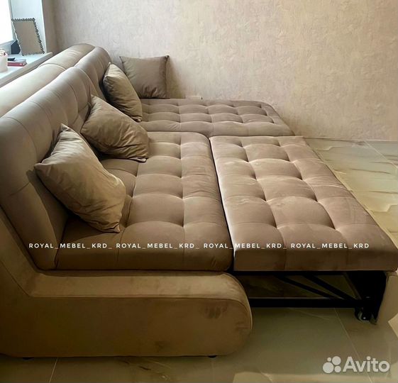 Угловой диван с оттоманкой