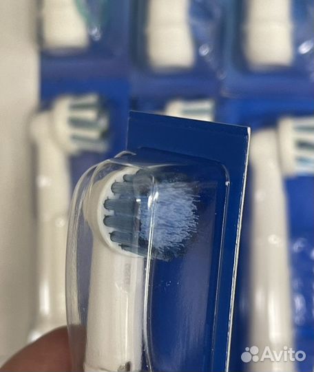 4 Насадки для электрической щетки oral b