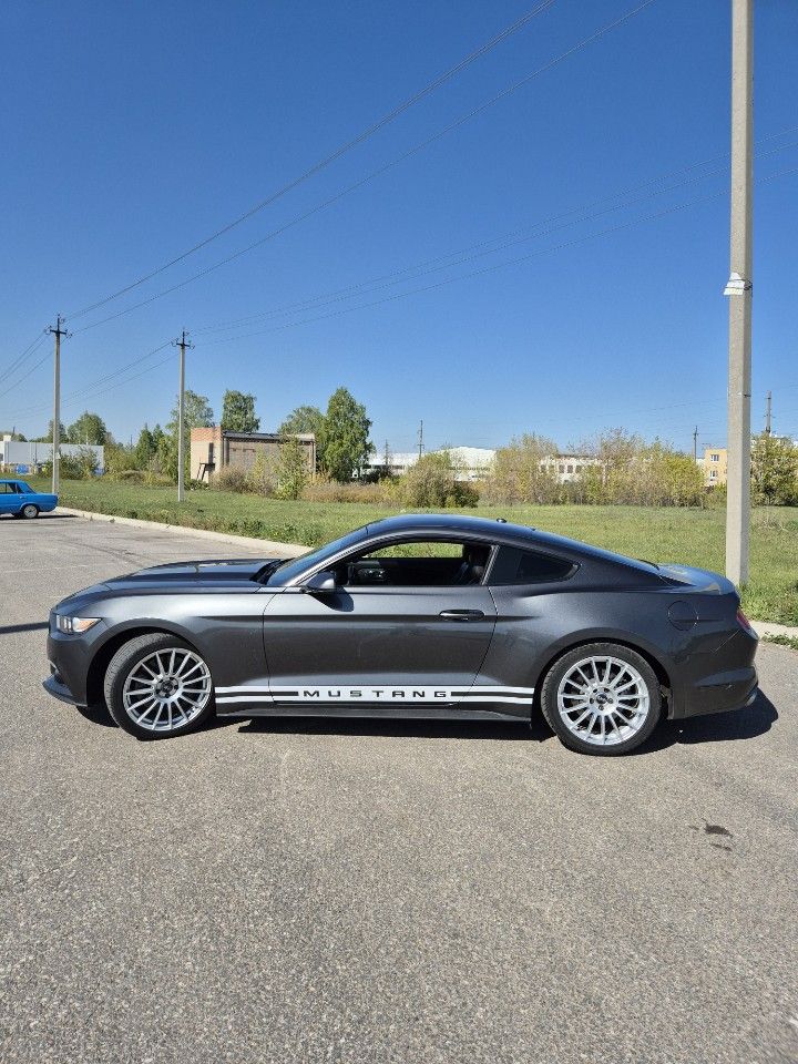Ford Mustang: фото владельца