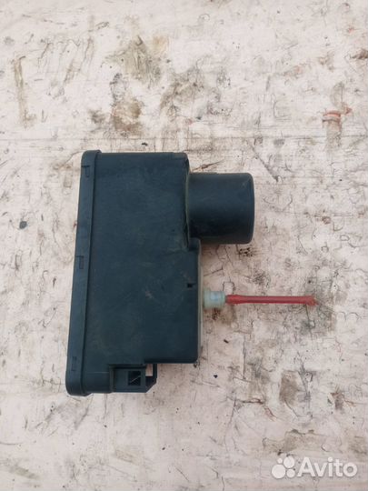 Компрессор центрального замка Volkswagen Passat B3