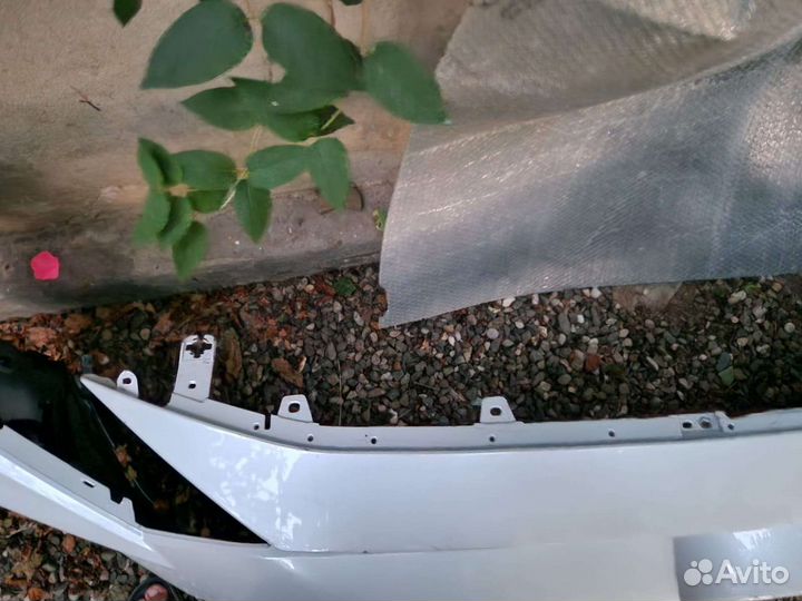 Передний бампер Toyota rav4 50 кузов